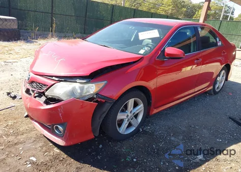 2013 Toyota Camry Se z USA, uszkodzony, nr VIN 4T1BF1FK8DU688569